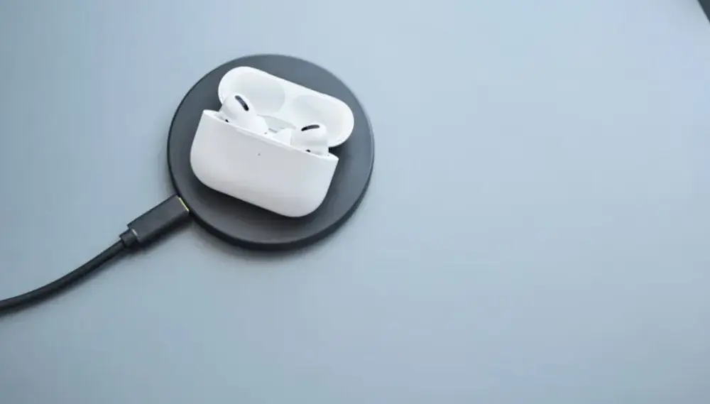 Jak się ładuje AirPods? Odkryj najprostsze metody ładowania