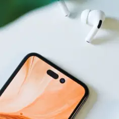 Jak połączyć AirPods z telefonem: proste kroki bez frustracji
