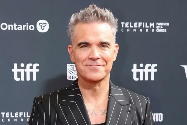Czy Robbie Williams to aktor? Poznaj jego role i film Better Man