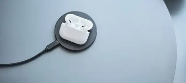 Jak się ładuje AirPods? Odkryj najprostsze metody ładowania