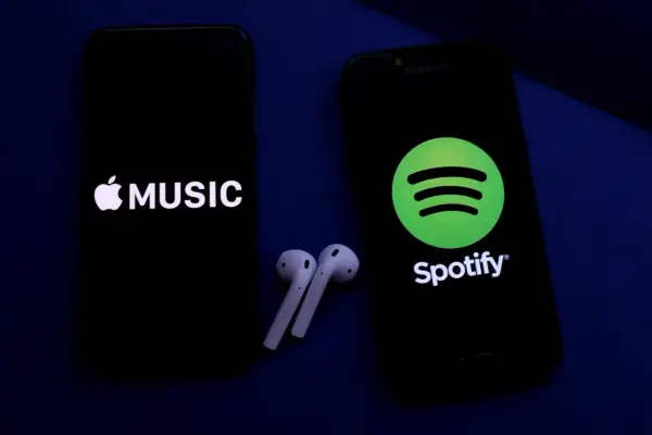 Apple Music czy Spotify – który serwis muzyczny jest lepszy dla Ciebie?