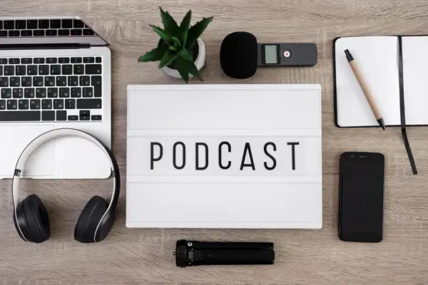 Gdzie słuchać podcastów - Porównanie najlepszych aplikacji i serwisów