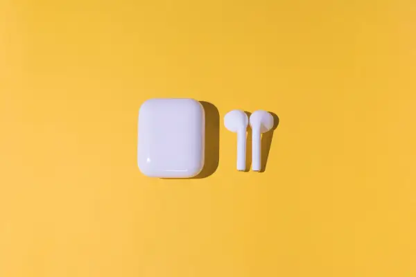 Ile kosztuje jedna słuchawka AirPods? Poznaj ceny i oferty